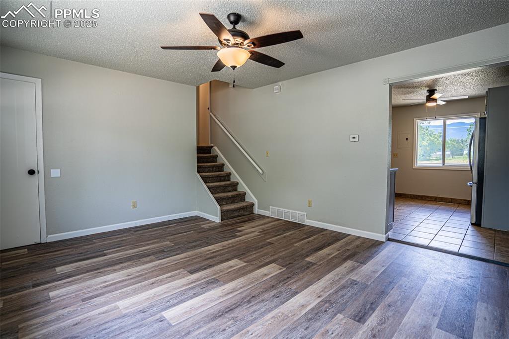 Image 5 of 22: Living Room