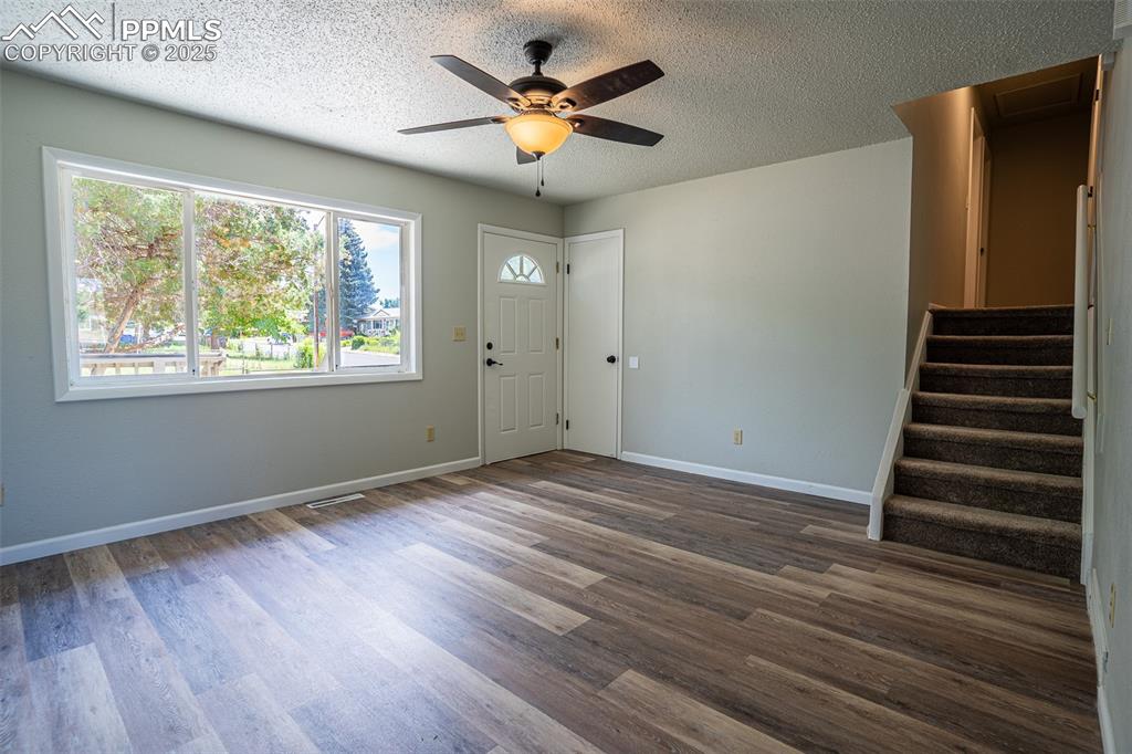 Image 6 of 22: Entry