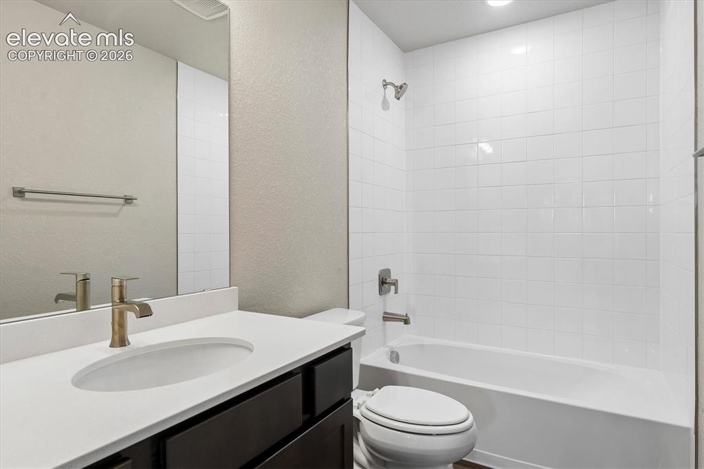 Image 12 of 22: Bathroom