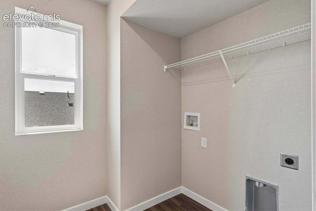 Image 8 of 22: Laundry