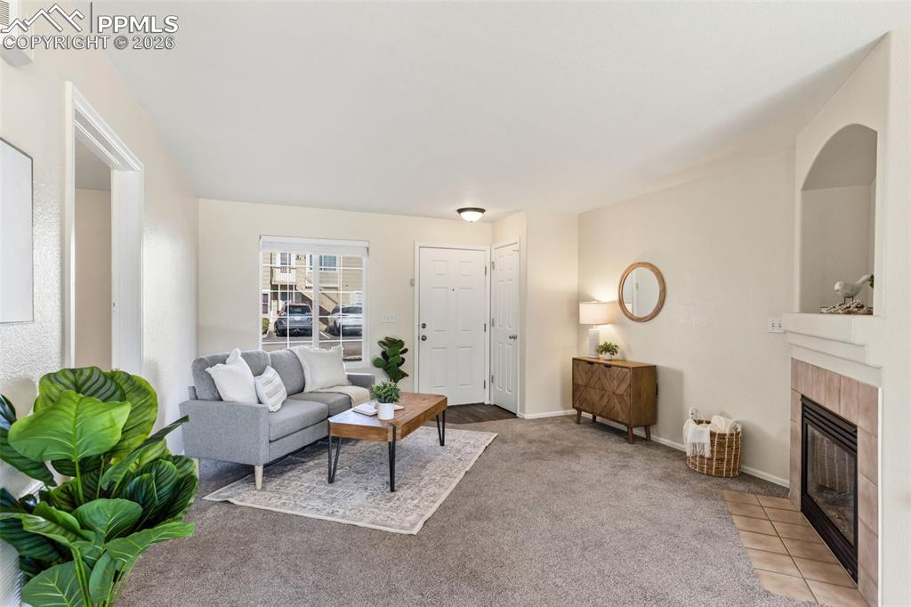 Image 4 of 27: No Description Available