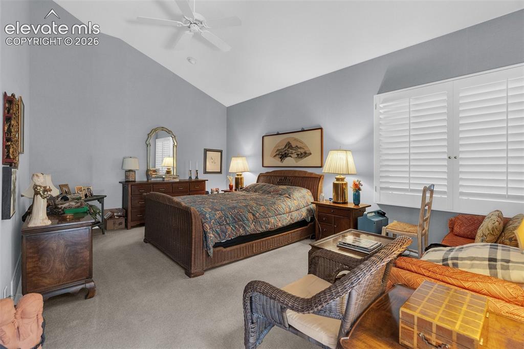 Image 18 of 46: Bedroom