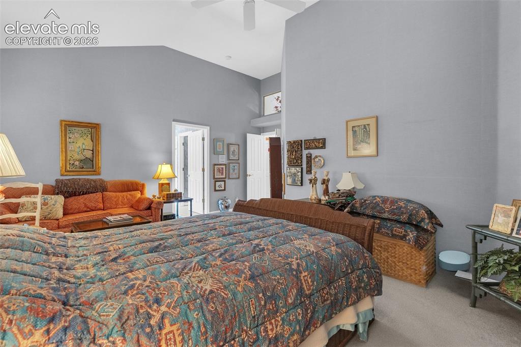 Image 19 of 46: Bedroom