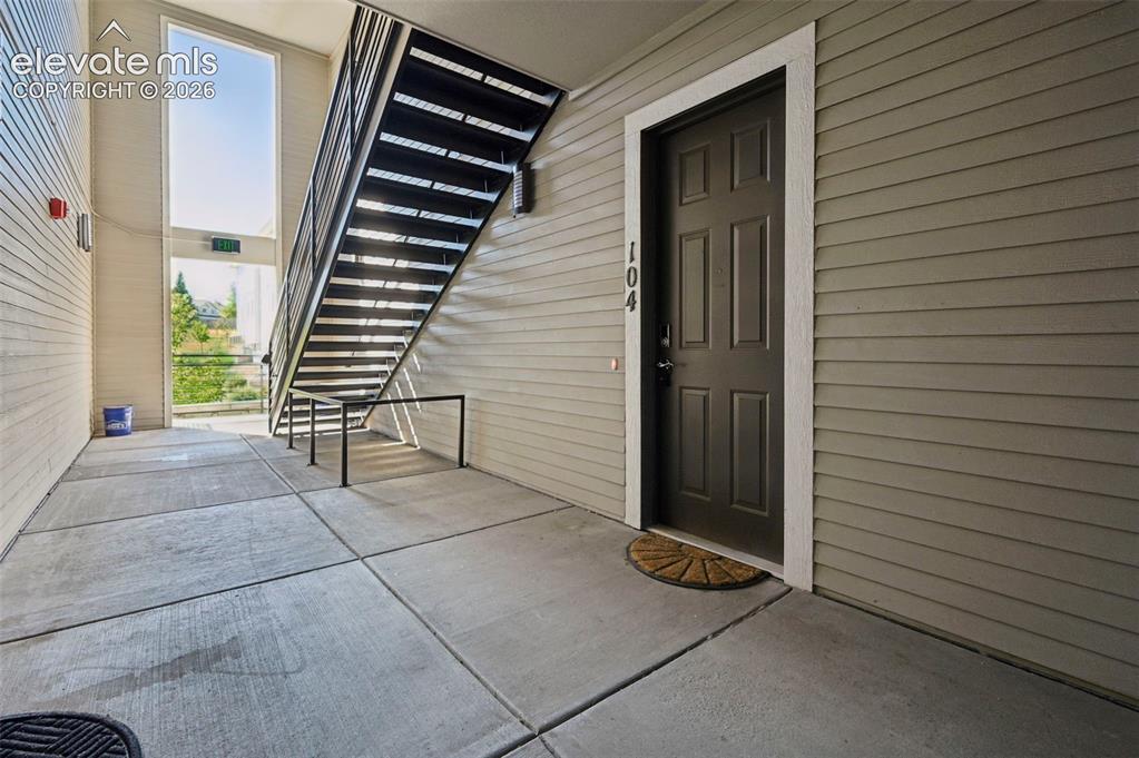 Image 11 of 37: Entry
