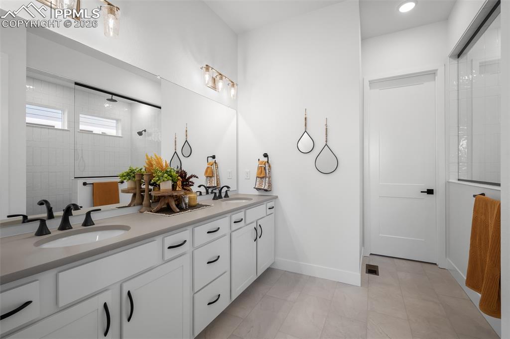 Image 18 of 40: Master Bathroom