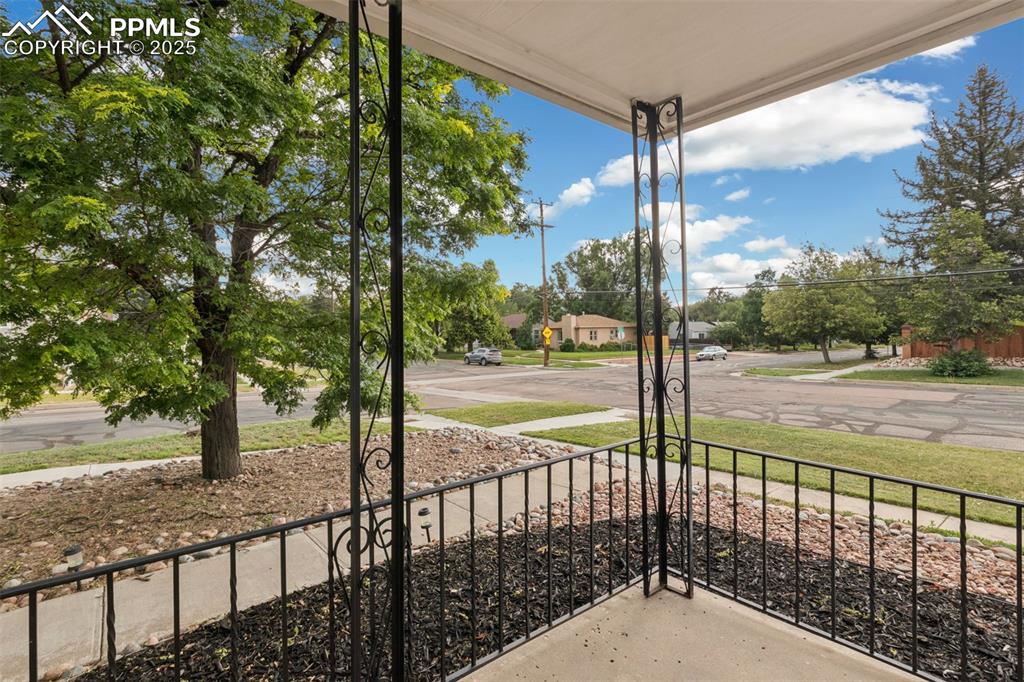 Image 7 of 32: Patio