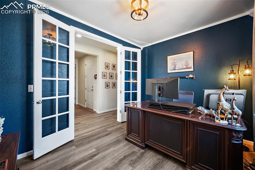 Image 10 of 31: Office