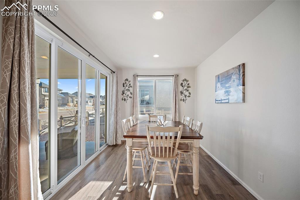 Image 21 of 31: Dining Area