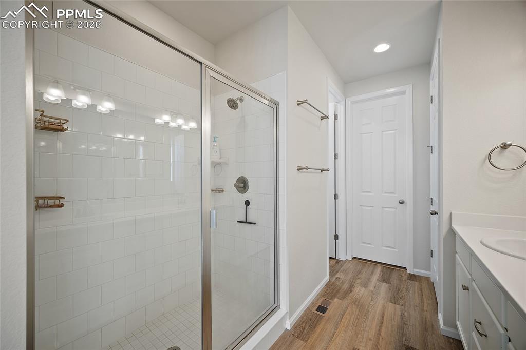 Image 26 of 31: Bathroom