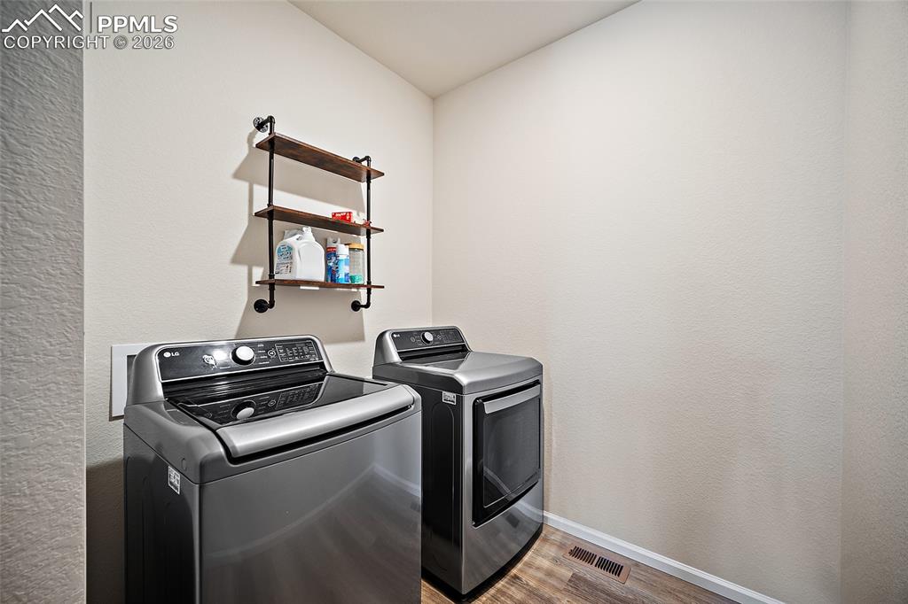 Image 8 of 31: Laundry