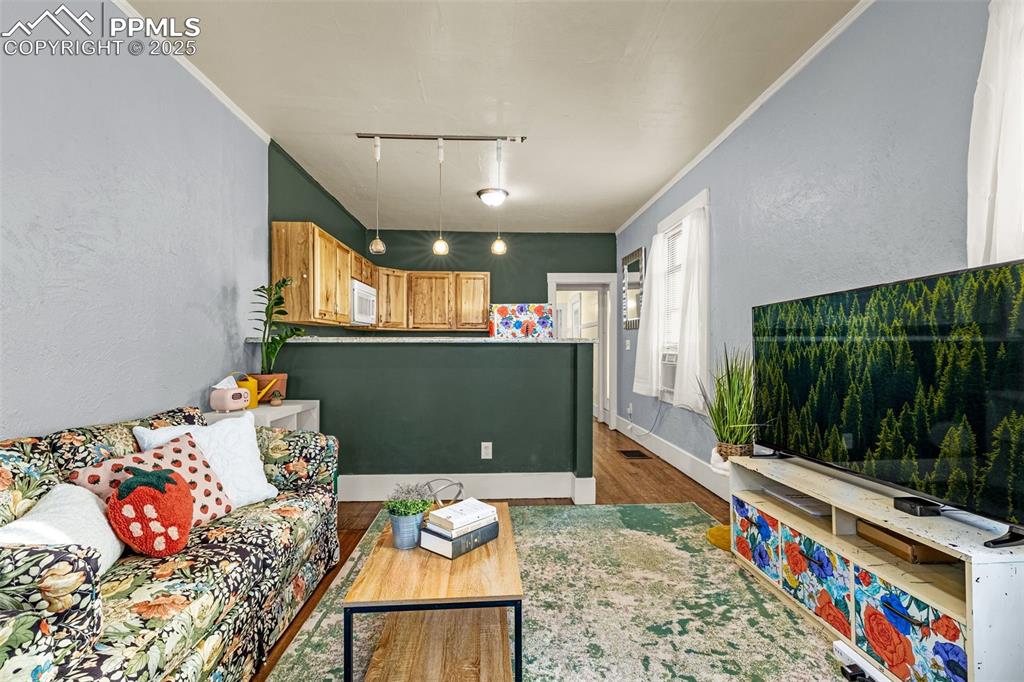 Image 4 of 15: Living Room