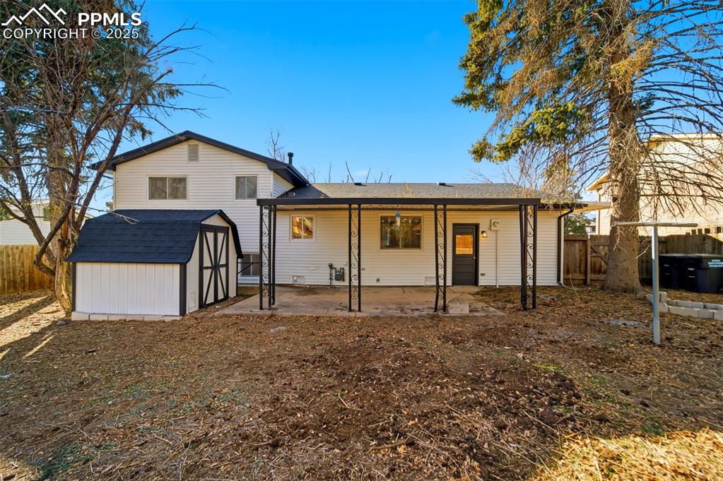Image 29 of 41: Huge backyard with trees and lots of shade