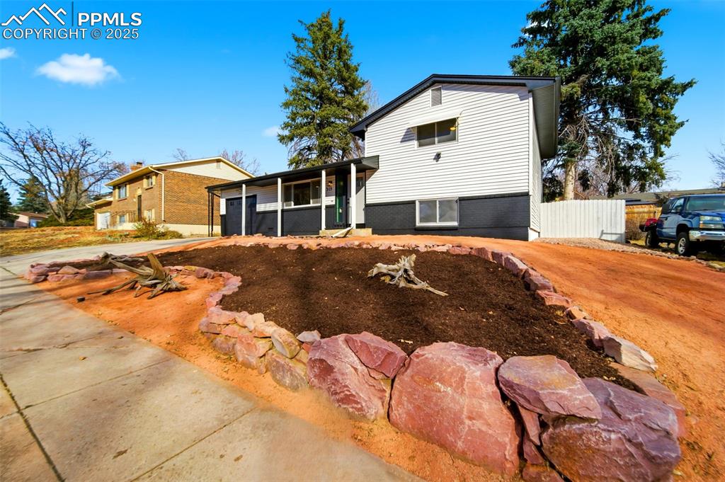 Image 3 of 41: Brand new landscaping