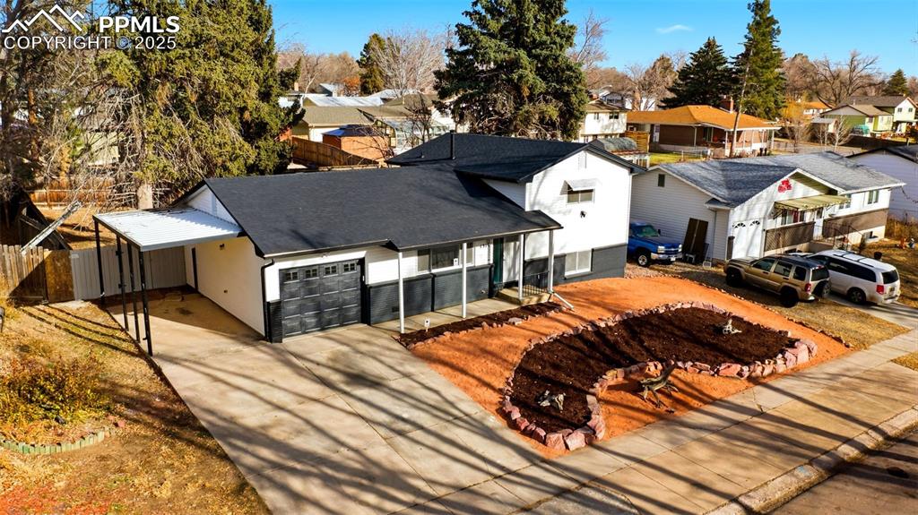 Image 33 of 41: Front of Structure