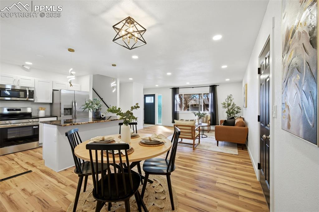 Image 9 of 41: Dining Area