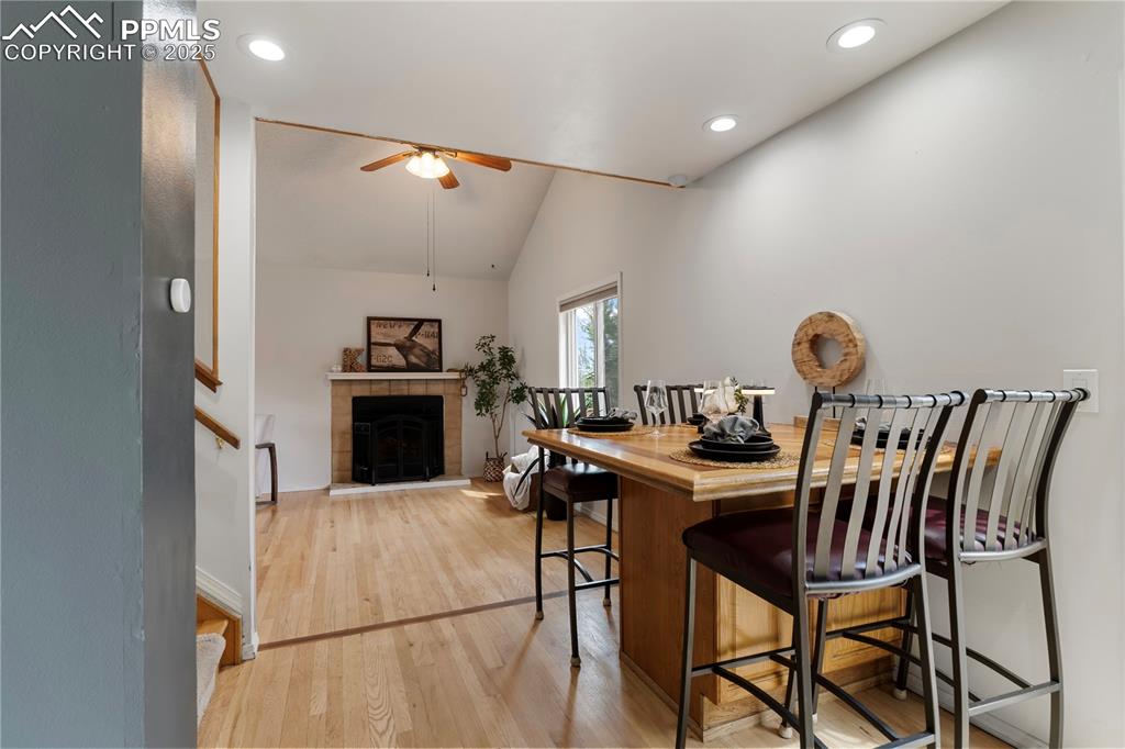 Image 9 of 31: Kitchen