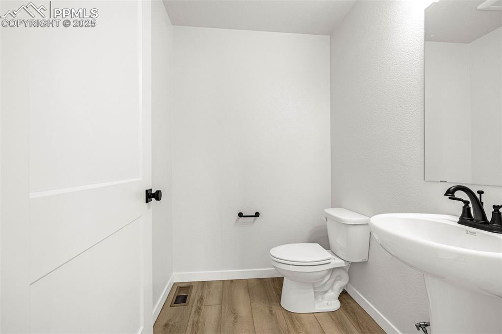 Image 10 of 37: Bathroom