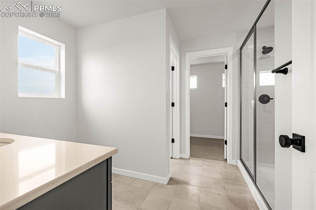 Image 21 of 37: Bathroom