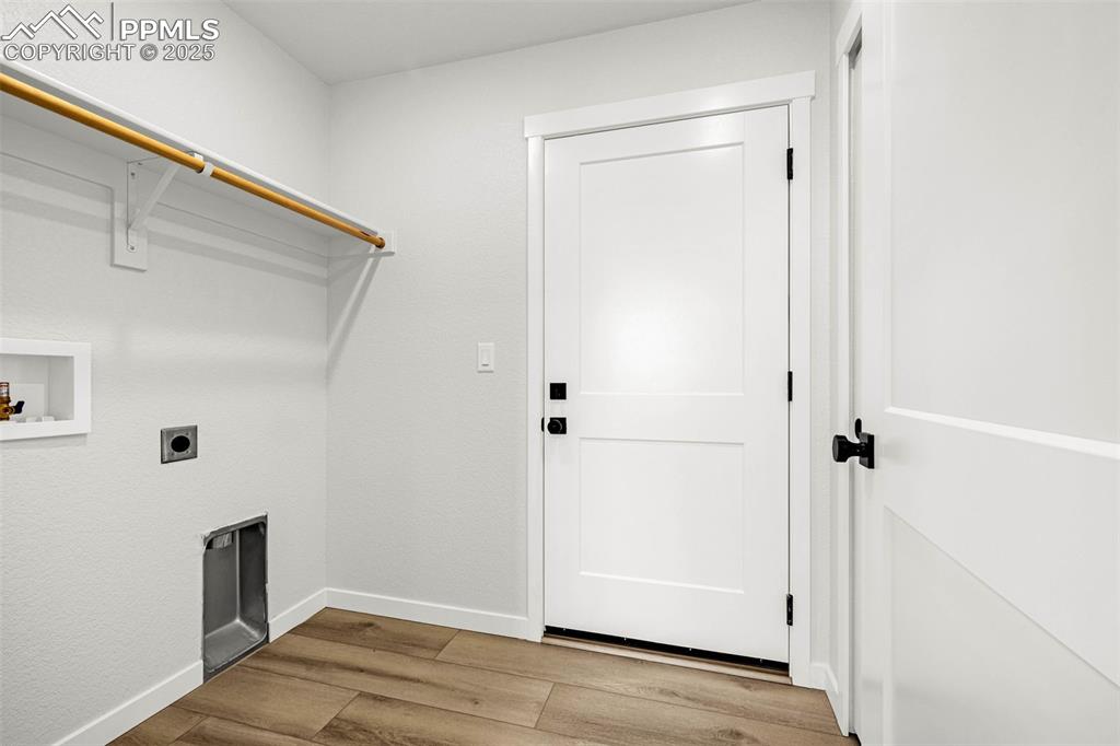 Image 7 of 37: Laundry