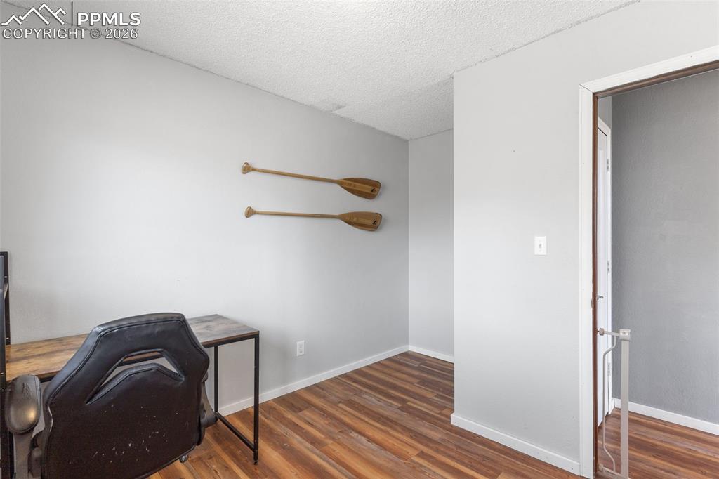 Image 26 of 49: Bedroom