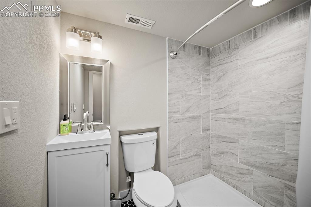 Image 34 of 50: No Description Available