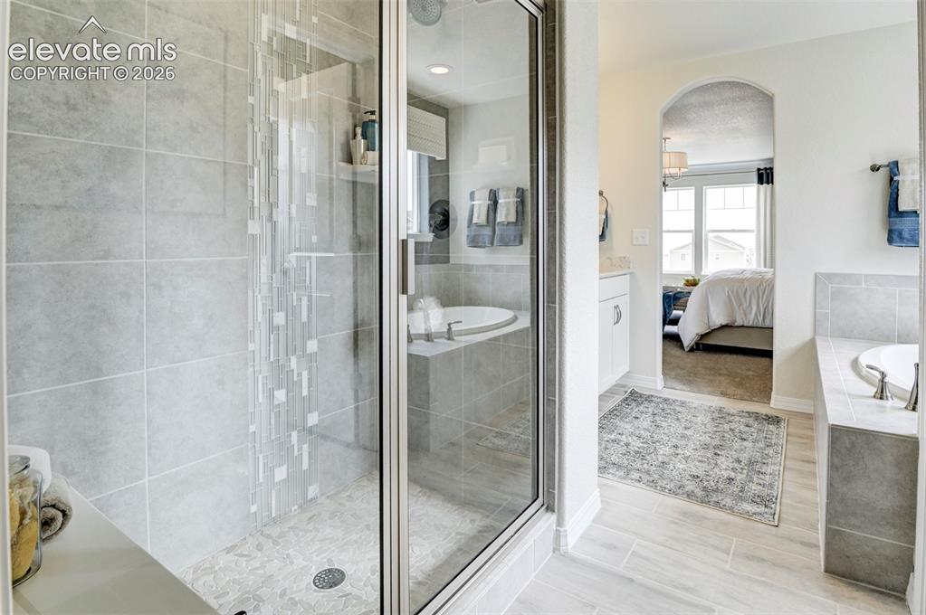 Image 13 of 41: Bathroom