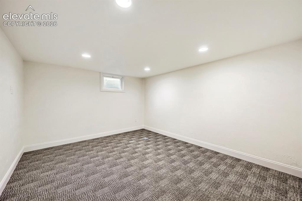 Image 30 of 41: Lower bedroom!