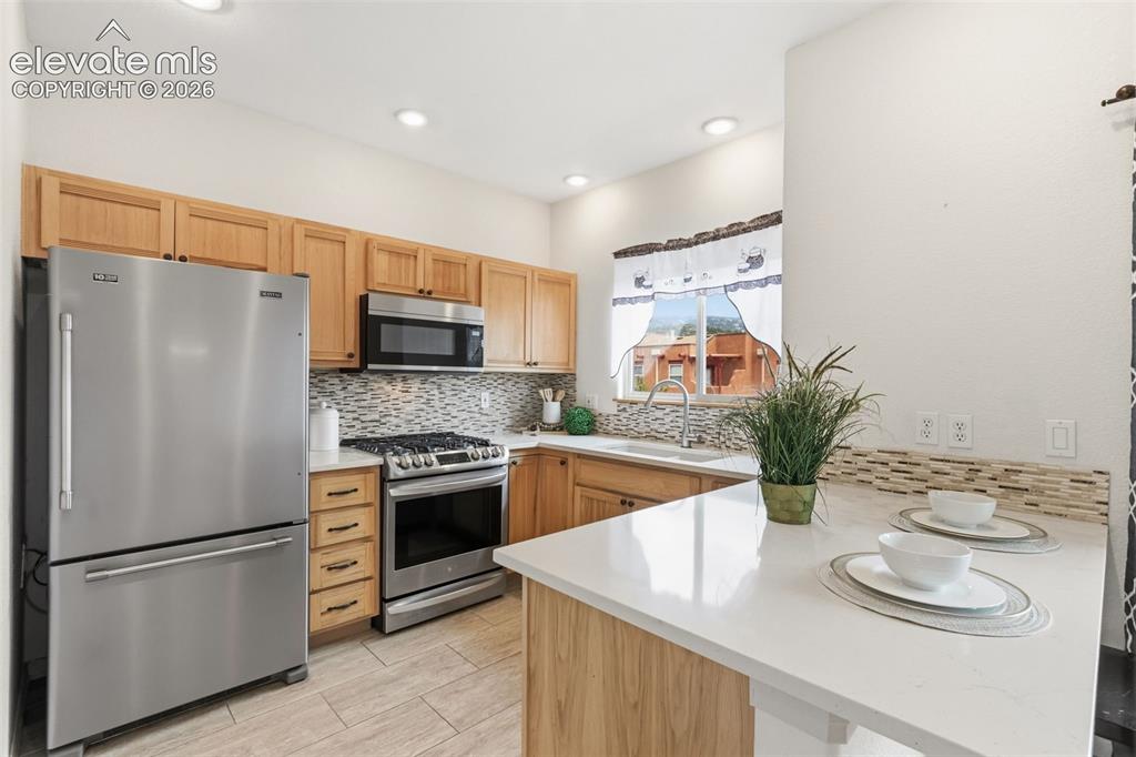 Image 11 of 35: Kitchen