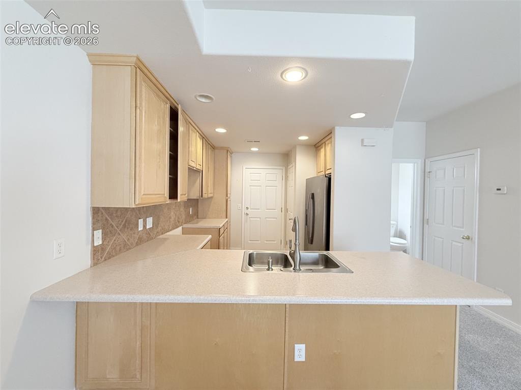 Image 13 of 32: Kitchen