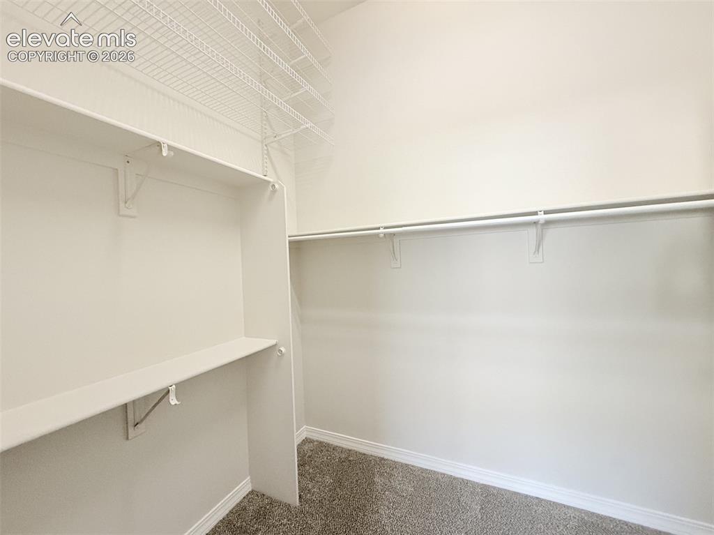 Image 17 of 32: Closet