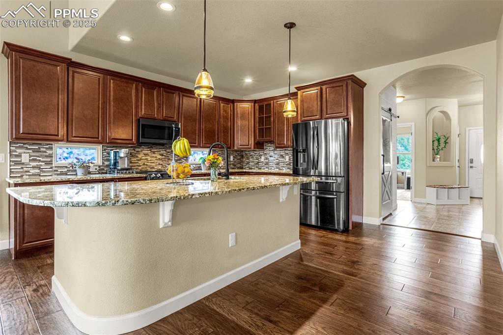 Image 7 of 48: Kitchen