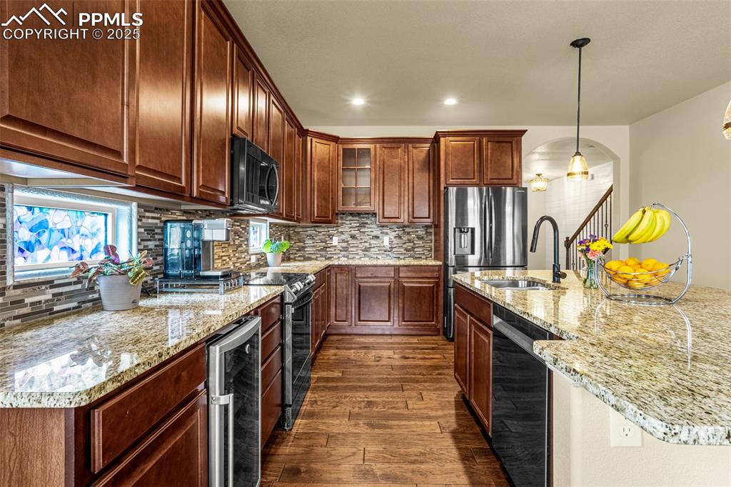 Image 8 of 48: Kitchen