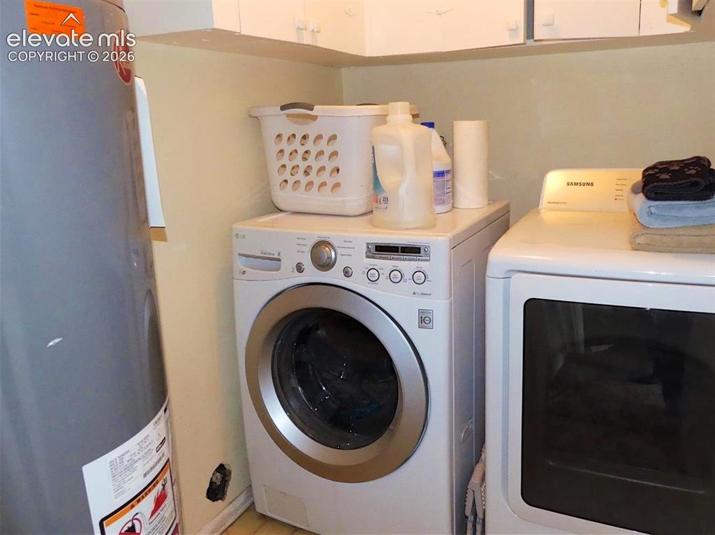 Image 30 of 39: Laundry