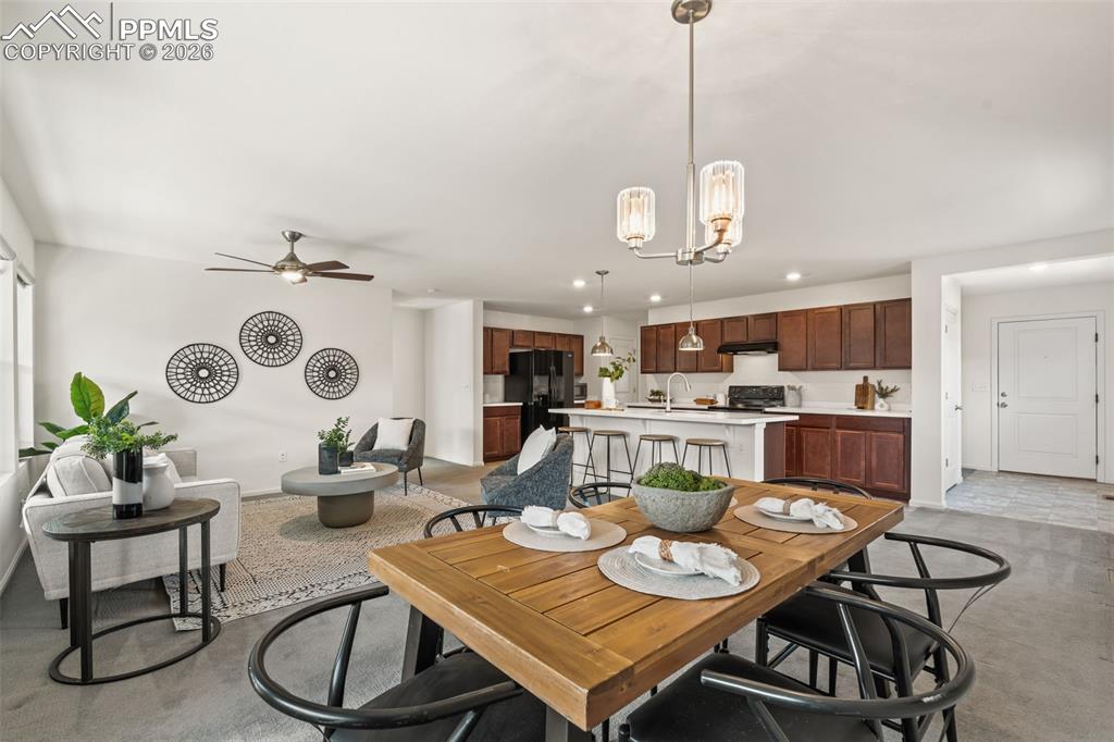 Image 13 of 31: Dining Area