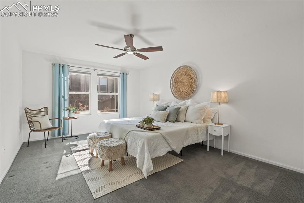 Image 16 of 31: Bedroom