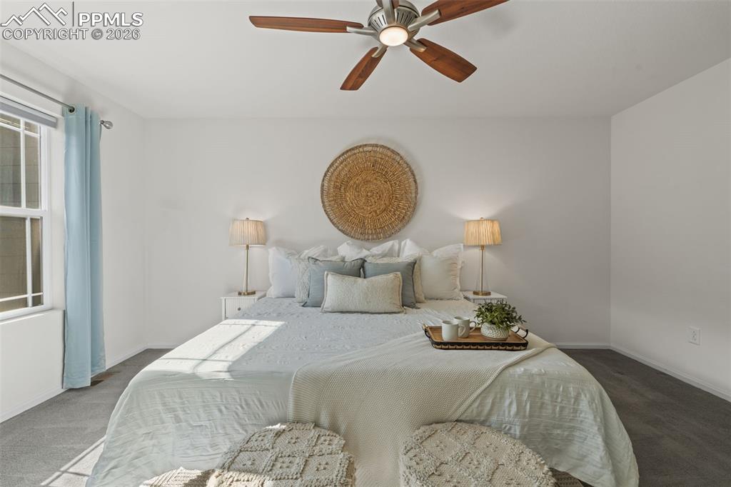 Image 17 of 31: Bedroom