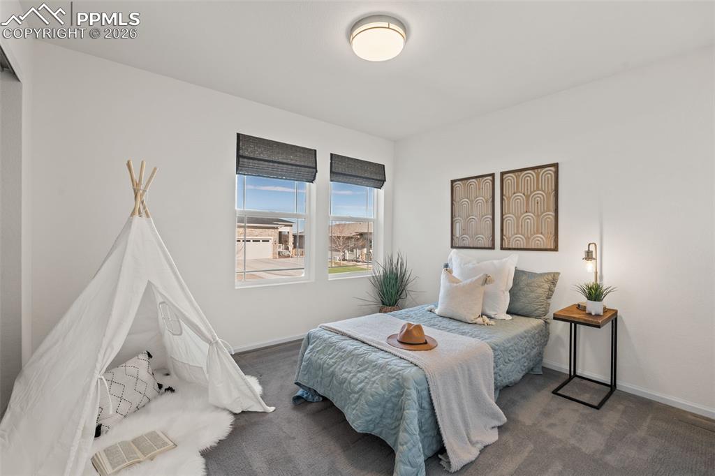 Image 22 of 31: Bedroom