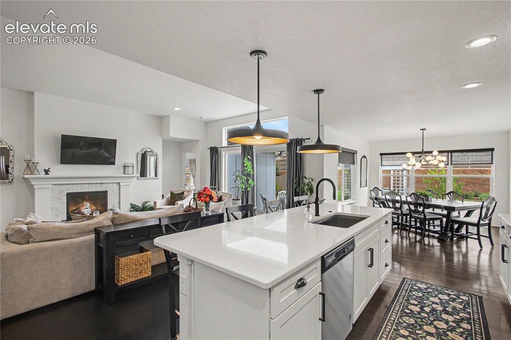 Image 10 of 38: Kitchen