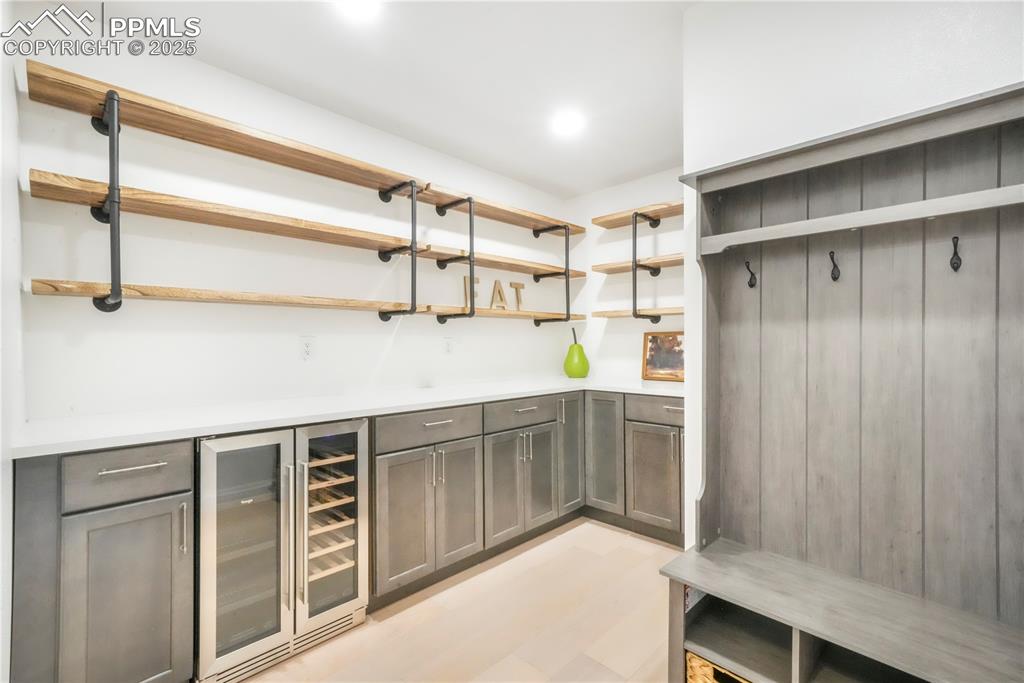 Image 15 of 50: Pantry