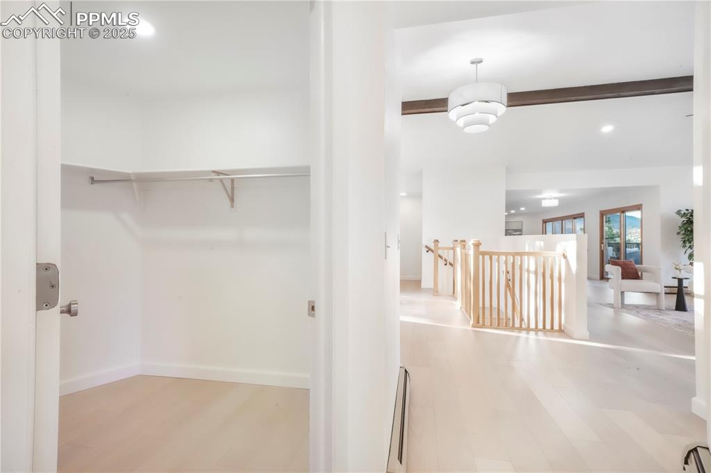 Image 32 of 50: Closet