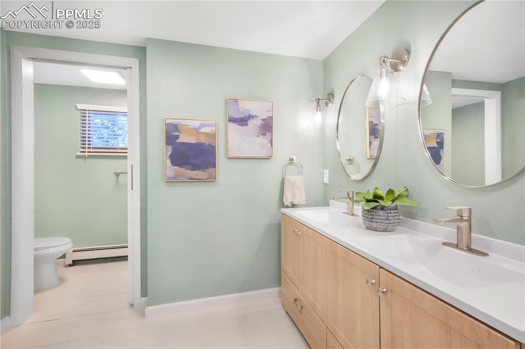 Image 41 of 50: Bathroom