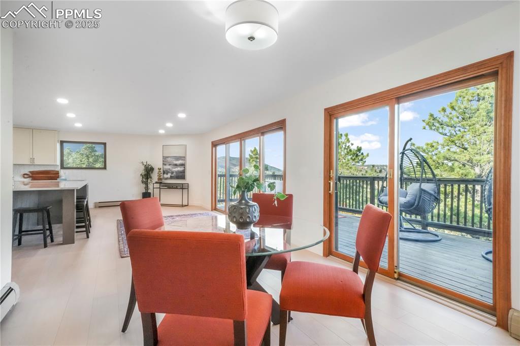 Image 9 of 50: Dining Area