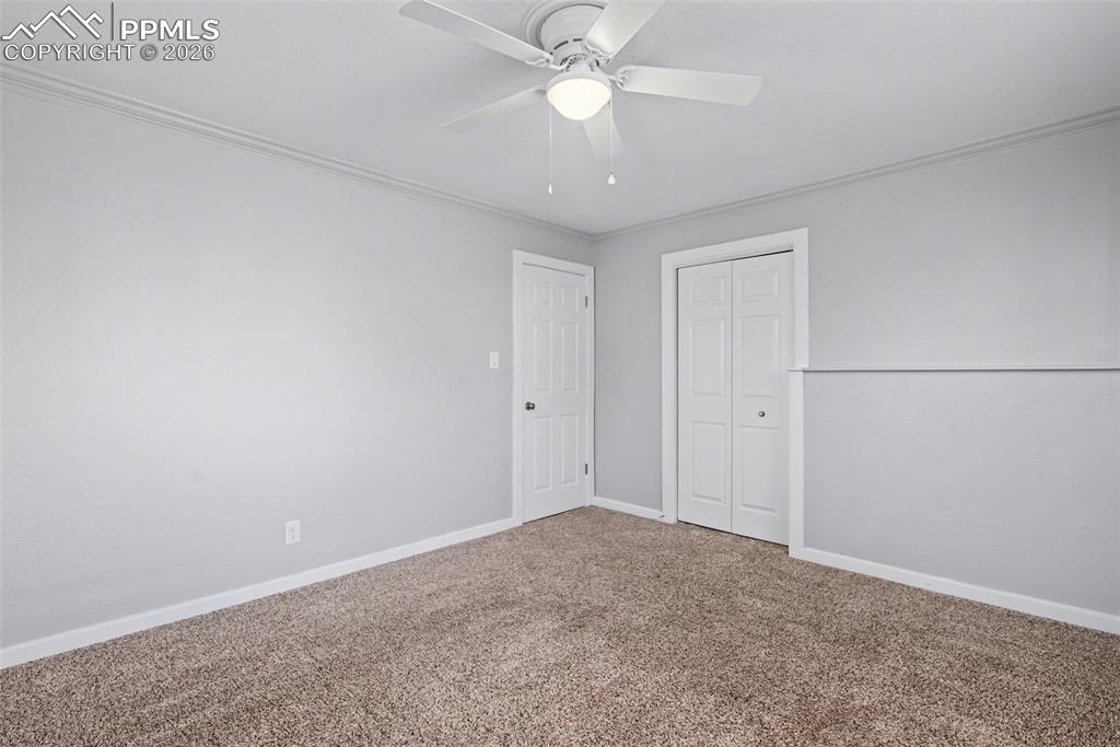 Image 22 of 36: Bedroom