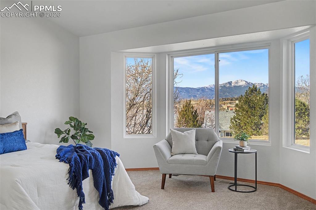 Image 24 of 48: Bedroom