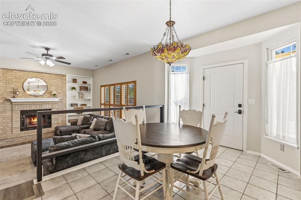 Image 13 of 35: Dining Area