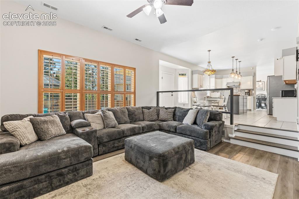 Image 16 of 35: Family Room