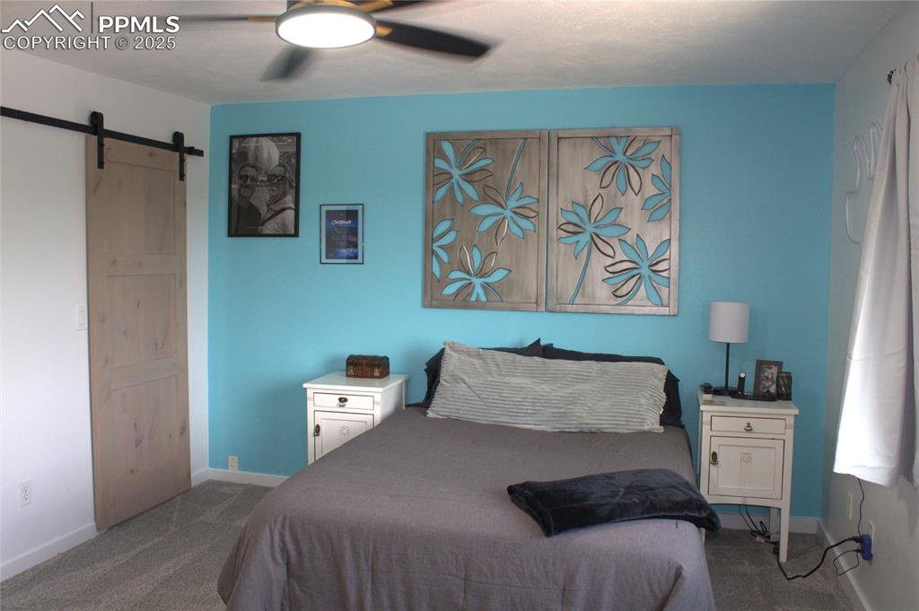 Image 17 of 38: Bedroom