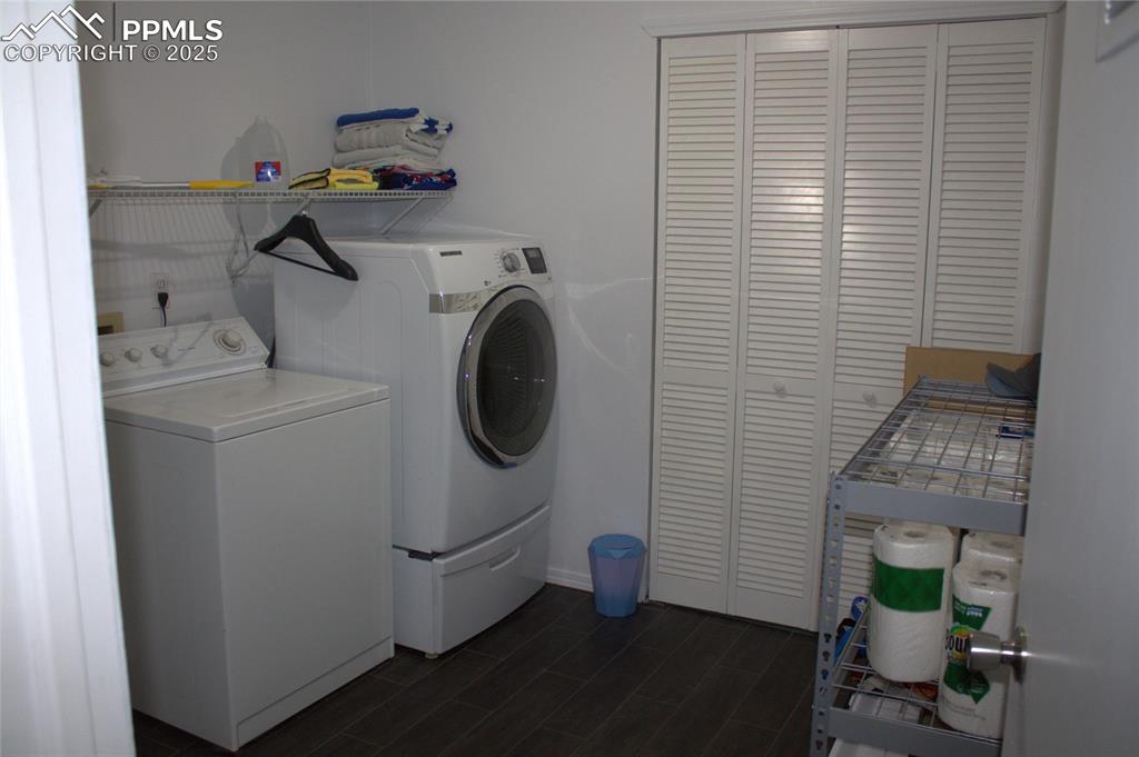 Image 26 of 38: Laundry