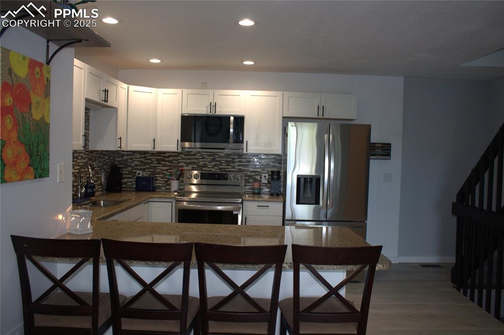Image 7 of 38: Kitchen
