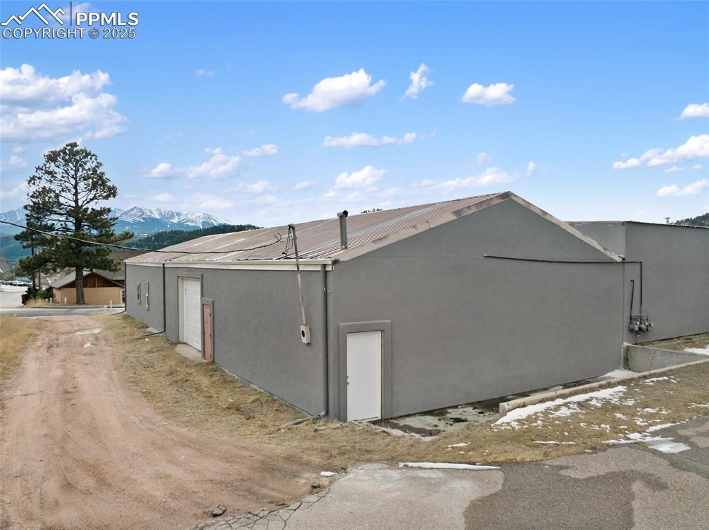 Image 19 of 20: Side of Structure